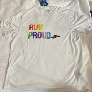 Brooks Mens Pride Run Proud Small Shirt